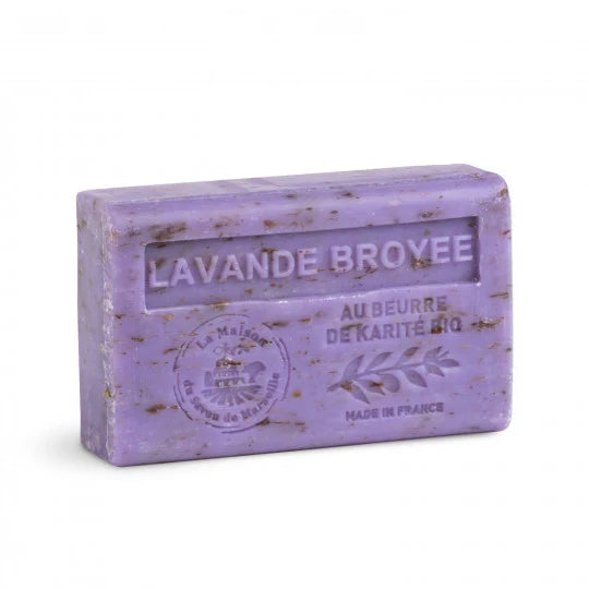 Savon solide exfoliant parfumé à la Lavande broyée – Au beurre de karité bio 125g